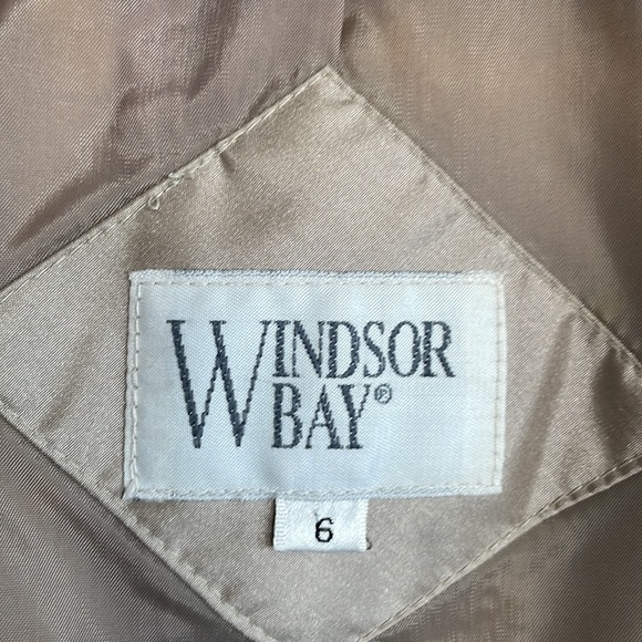 Metallic Beige Trench Coat size medium - Picture 7 of 8